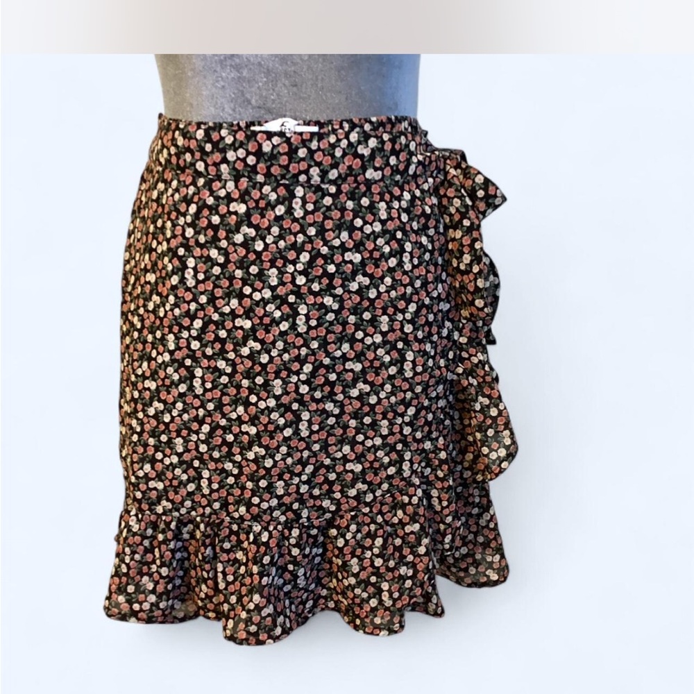 Hollister Black Mini Skirt with Pink and Cream Floral Print